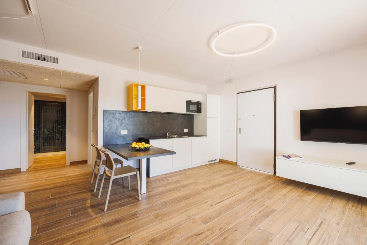 Lake Side Suites Рива-дель-Гарда Экстерьер фото