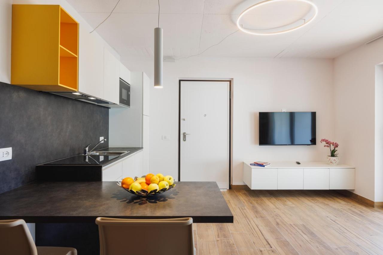 Lake Side Suites Рива-дель-Гарда Экстерьер фото